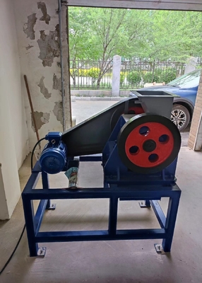 ماشین آلات 45kg/H سنگ شکن فکی نوع MPE Compact مهر و موم شده